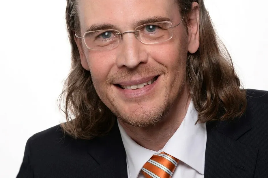 Porträtfoto von Armin Schiehser.